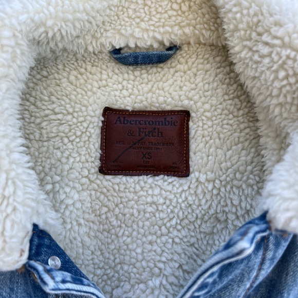 Abercrombie & Fitch Sherpa lined jeans jacket - Picture 4 of 5